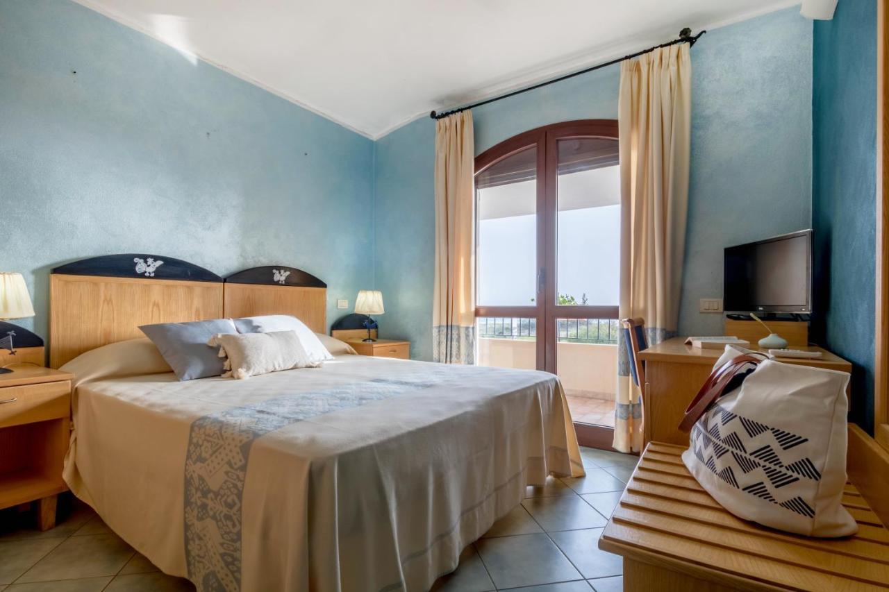 Hotel Villa Del Mare Solanas Solanas  Dış mekan fotoğraf