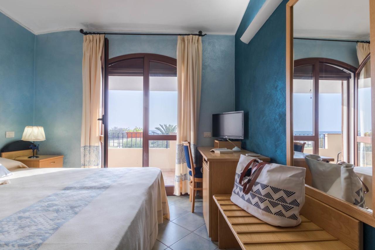 Hotel Villa Del Mare Solanas Solanas  Dış mekan fotoğraf