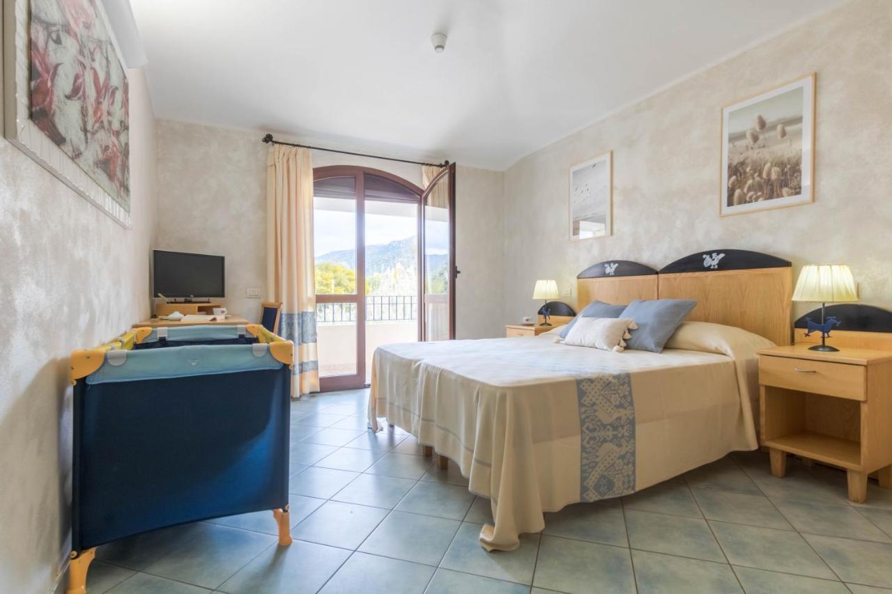 Hotel Villa Del Mare Solanas Solanas  Dış mekan fotoğraf