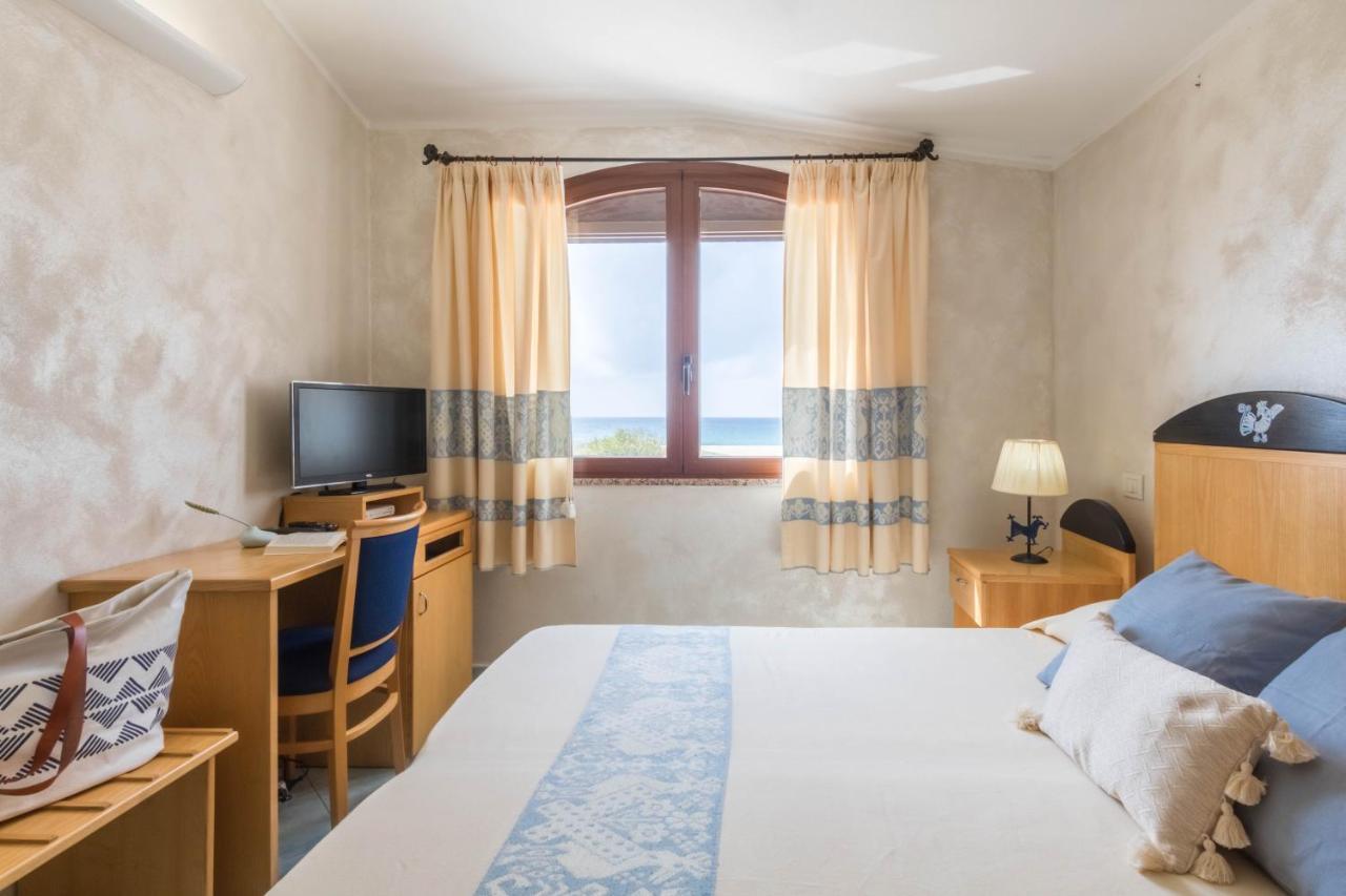 Hotel Villa Del Mare Solanas Solanas  Dış mekan fotoğraf