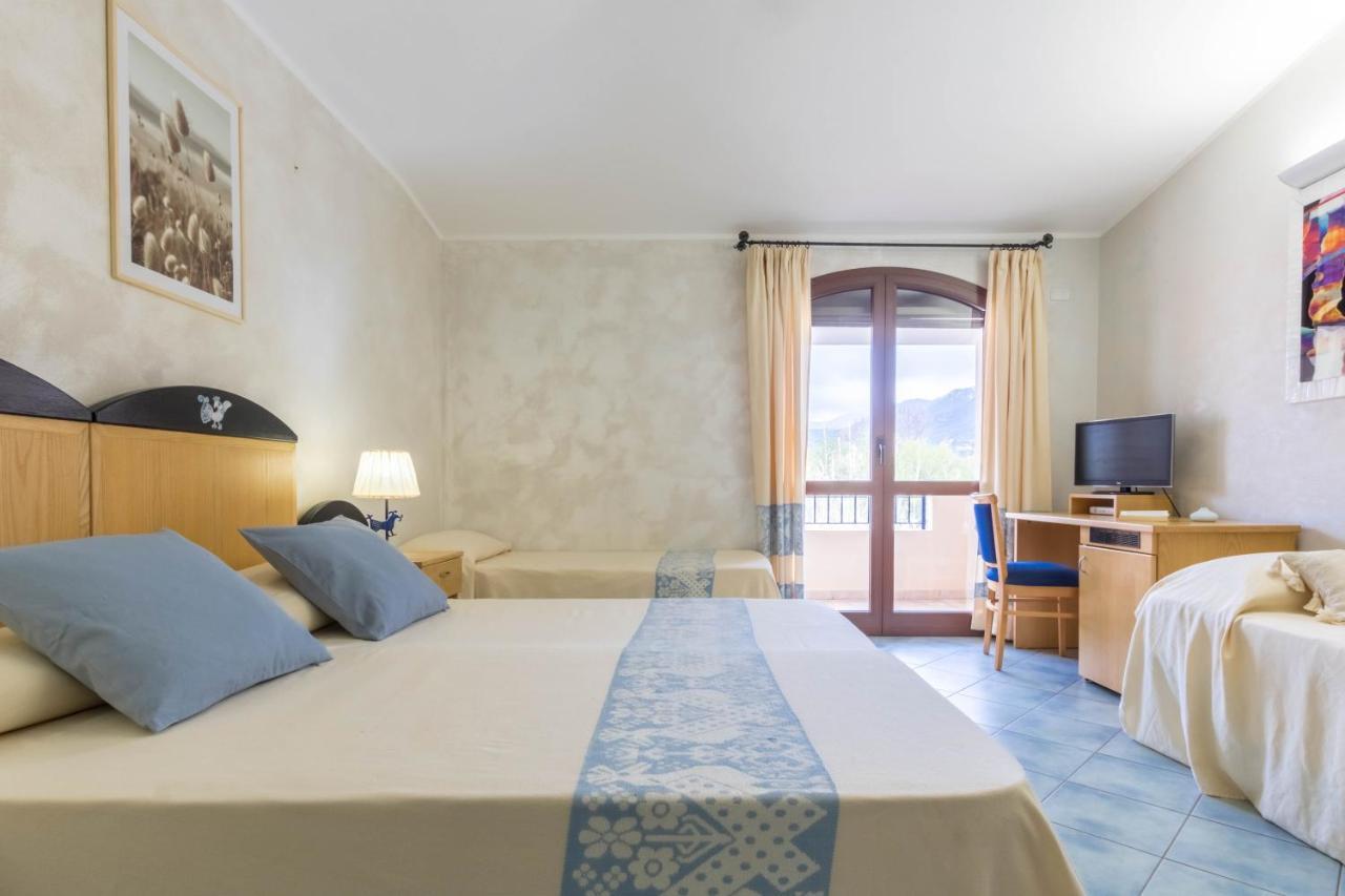 Hotel Villa Del Mare Solanas Solanas  Dış mekan fotoğraf