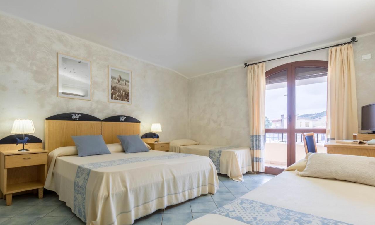 Hotel Villa Del Mare Solanas Solanas  Dış mekan fotoğraf